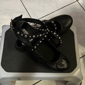Steve Madden Mollie flats. Black size 8